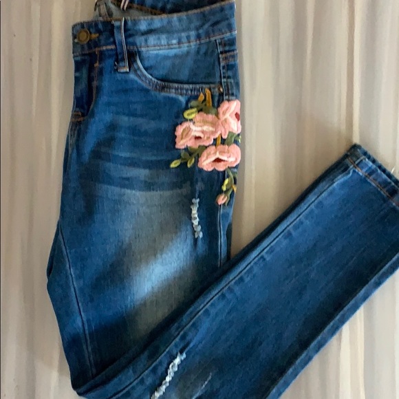 ‼️Sold‼️💋Angel Kiss Jeans - Picture 4 of 7